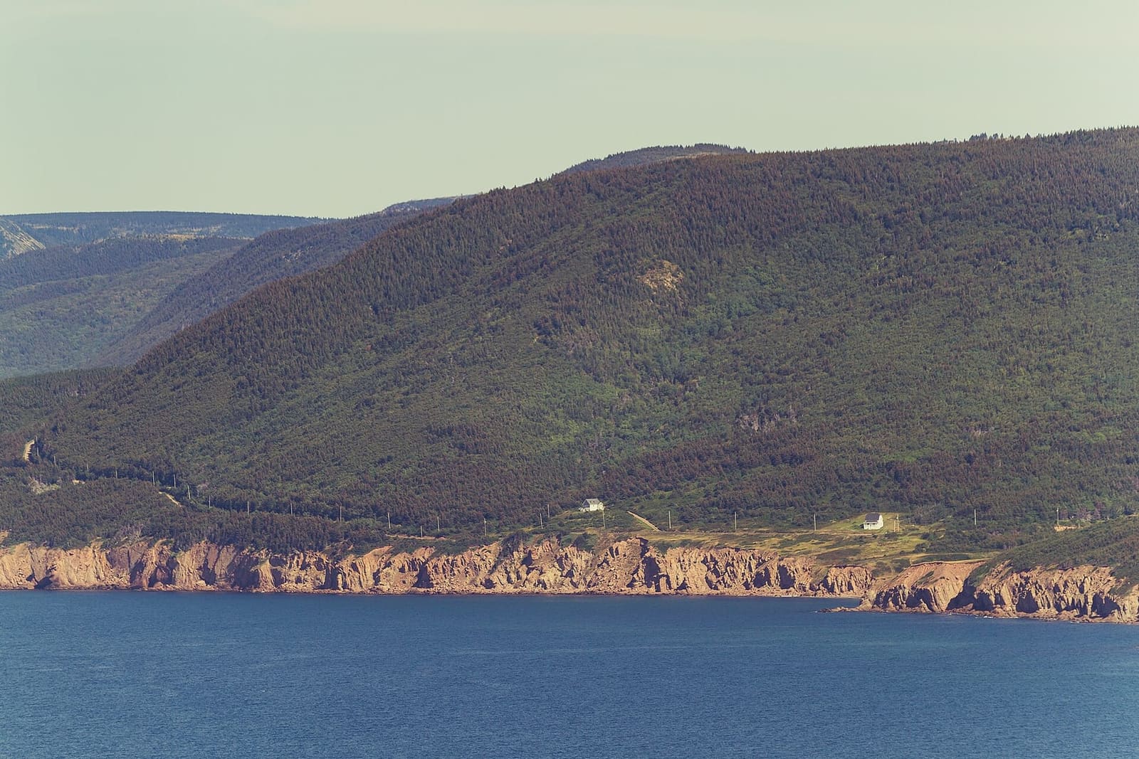 Pleasant Bay sur la piste Cabot — le bout cap-bretonnais de la baie, et un autre ensemble de baleines