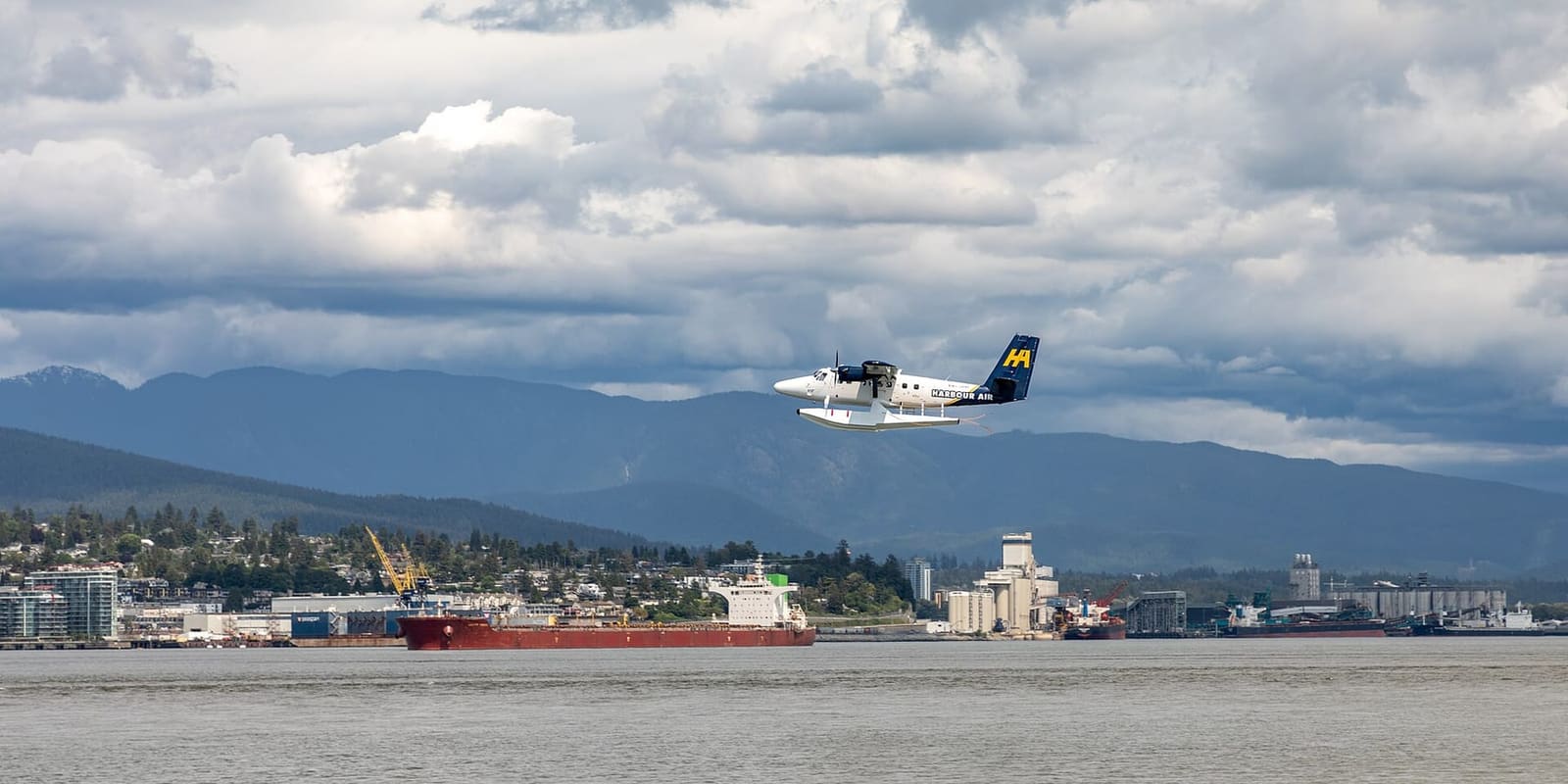 A floatplane on Vancouver Harbour, the transport half of the Victoria seaplane charter